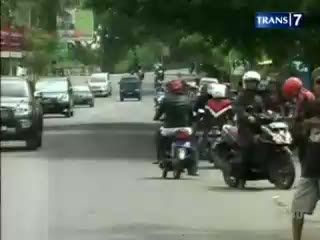 Ulah Pengendara Motor Ketika Dirazia