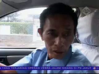 Supir Taksi yang Semangat Belajar Berbahasa Inggris