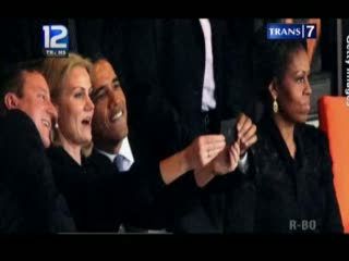 Obama Didesak Minta Maaf Soal Aksi Selfi