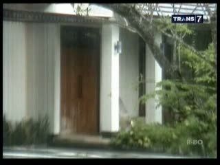 Rumah Digeledah KPK, Ratu Atut Menghilang