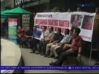 Ratu Atut Didesak Mundur