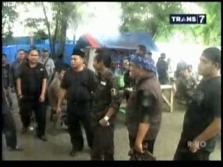 Dukung Atut, Ribuan Jawara Banten Menuju KPK