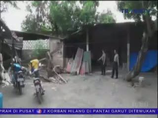 Polisi Gerebek Pabrik Arak Jowo