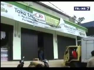 Pencuri Gondol 6 Motor Terekam CCTV