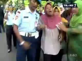 Isak Tangis Pelepasan Jenazah Taruna AAU