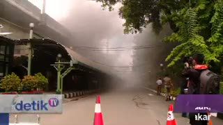 Tabung Gas Meledak, Resto Cepat Saji di Stasiun Gambir Terbakar