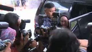 Kembali Hadir di KPK, Atut Tebar Senyum