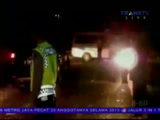 Truk Tangki Tabrak Angkot, 5 Tewas