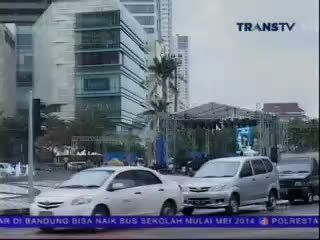 Persiapan Perayaan Tahun Baru di Bundaran HI