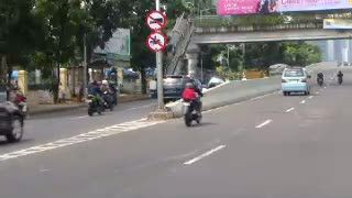 Dilarang, Ini Alasan Pemotor Nekat Lintasi Non Tol Casablanca