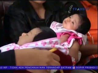Diduga Tertukar, Pasangan Suami-Istri dan Bayi Lakukan Tes DNA