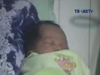 Bayi yang Dilahirkan di Jembatan Penyeberangan Kondisinya Kini