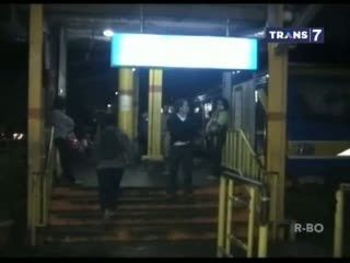 KRL Mogok, Penumpang Tertahan 3 Jam