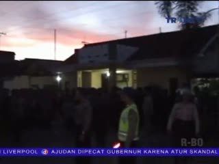 Menuntut 7 Rekannya Dibebaskan, Warga 3 Desa Mengepung Polsek
