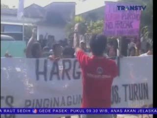 Diduga Selingkuh dengan Warganya, Kades Didemo