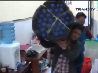 Polisi Sita Puluhan Botol Cukrik dari PNS
