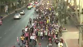 Lumpuhkan Bangkok, Demonstran Siap Tidur di Jalan Raya 
