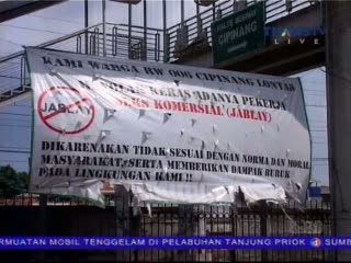 Menolak Prostitusi, Warga Bentangkan Spanduk Anti PSK