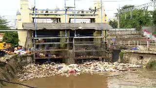 Penjaga Pintu Air Manggarai Keluhkan Tumpukan Sampah