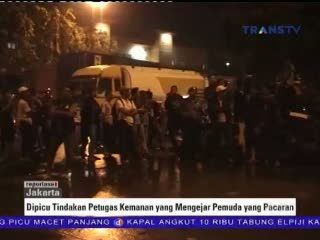 Bentrok Warga Vs Petugas Pelabuhan Tanjung Priok
