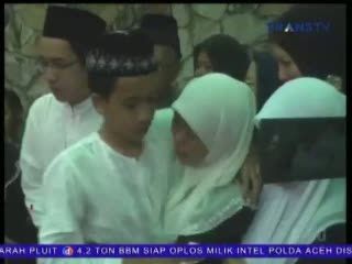 Duka Menyelimuti Kediaman Khofifah Indar Parawansa