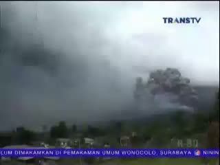 Gunung Sinabung Sudah Muntahkan 1 Juta Kubik Material Vulkanik
