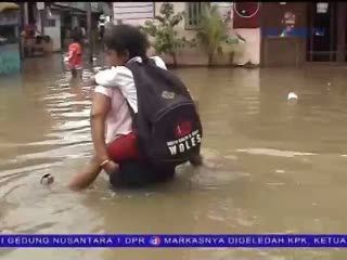 Banjir Belum Juga Surut, Sejumlah Warga Mulai Terserang Penyakit