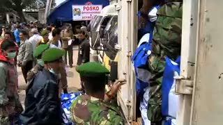 Presiden Yudhoyono Beri Bantuan Sembako untuk Korban Sinabung 