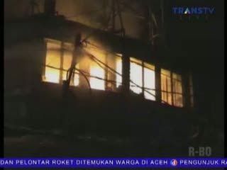 Dua Ruko di Pasar Tambun Dilalap Api