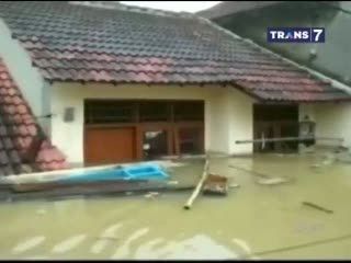 Evakuasi Korban Pasca Banjir