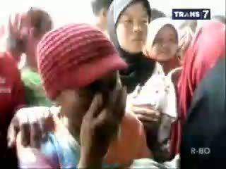 Bocah Tenggelam, Keluarga Histeris