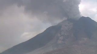 Detik-detik Gunung Sinabung Memuntahkan Awan Panas