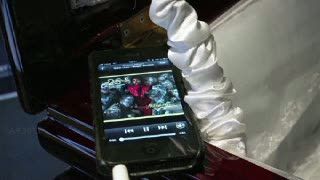 Usir Sepi di Kuburan bersama Peti Mati Full Musik