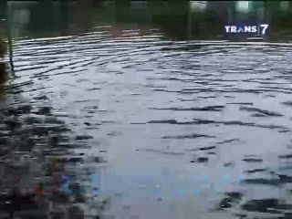 Siswa Libur, Sekolah Jadi Kolam Pancing