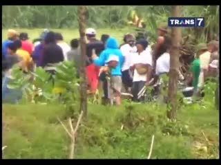 Dua Kelompok Massa Saling Serang