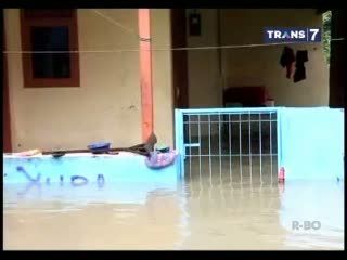 Meluas, Banjir Genangi 22 Kecamatan