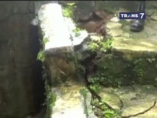 Tanah Retak dan Bergerak, Ratusan Warga Dievakuasi