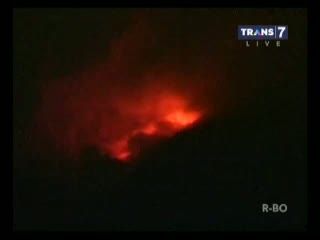 Sinabung Terus Erupsi, SBY Kunjungi Korban Hari Ini