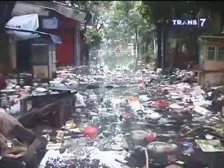 Tumpukan Sampah Hambat Aktifitas Warga