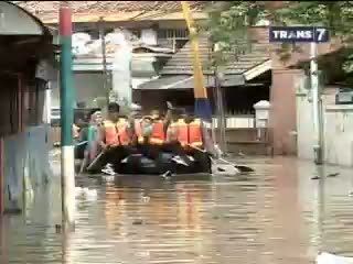 Banjir Mengancam, Polisi Siaga 24 Jam 
