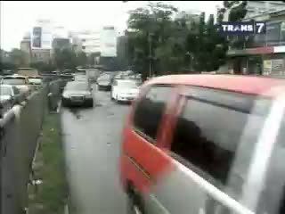 Pekerjaan Rumah Jalan Rusak Pasca Banjir