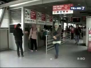 Oknum Petugas Transjakarta Lecehkan Penumpang