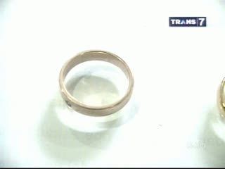 Hati-hati Tersihir Kilau Emas Imitasi