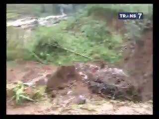 Trauma dan Takut, Warga Korban Gempa Masih Mengungsi