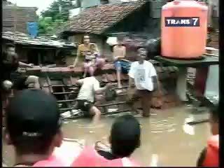 Hutan Gundul Picu Banjir Bandang?