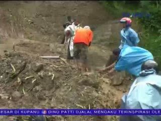 Dua Korban Longsor dengan Posisi Berpelukan Kembali Ditemukan