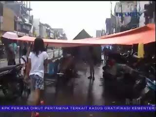 Anak Korban Banjir Sekolah Tanpa Seragam