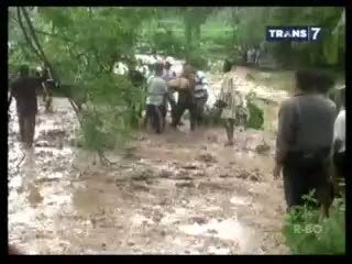 Seperti Ini Proses Evakuasi Belasan Korban Tebing Longsor di Jombang