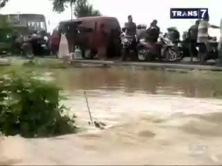 Terjebak Banjir, Bayi Dievakuasi