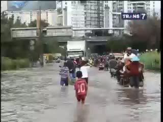 Akses ke Jakarta Barat Terputus
